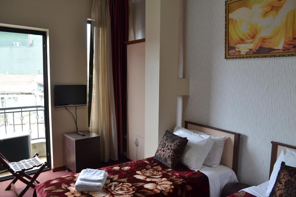 באטומי Hotel Elite House מראה חיצוני תמונה
